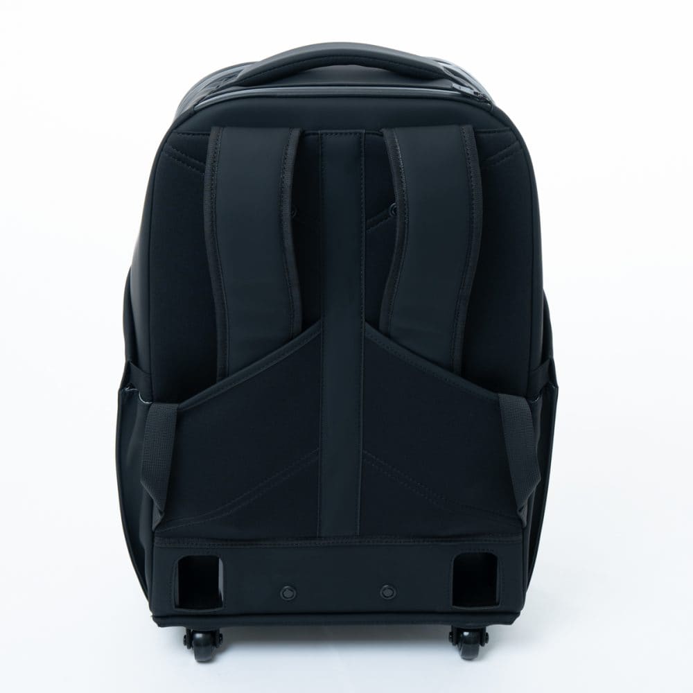 リュックとして使用すれば、人混みの中でもスイスイとすり抜けが可能