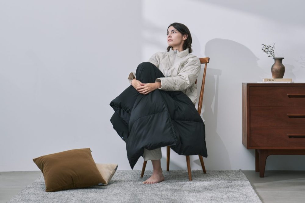 タイオン「ROOM DOWN WEAR with Cushion ダウンジャケット」￥9,900／800FP／6色展開