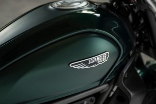 【カフェレーサーの決定版】ニューカラーで魅力をマシマシ!ドゥカティの大人スクランブラー「Night Shift」が登場