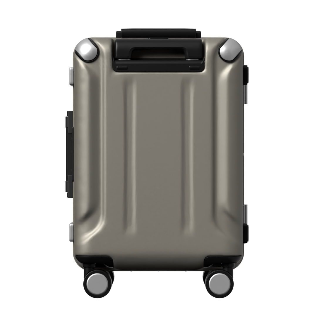 素材には、強靭なGFPRマテリアル（ガラス繊維強化プラスチック）を採用