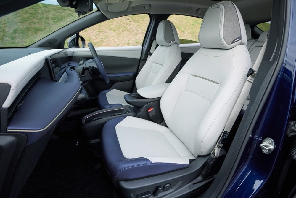 インテリアの質感は大幅向上で、兄貴分のアリア並みのデザインとモダンかつオリエンタルなマテリアルを多用