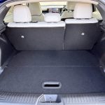 ラゲッジ容量は435Lから420Lにダウンしているが、使い勝手は同等でスペースユーティリティをキープ