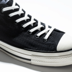 クッション性に優れた高密度ウレタンフォームとラバースポンジのインソールを使用