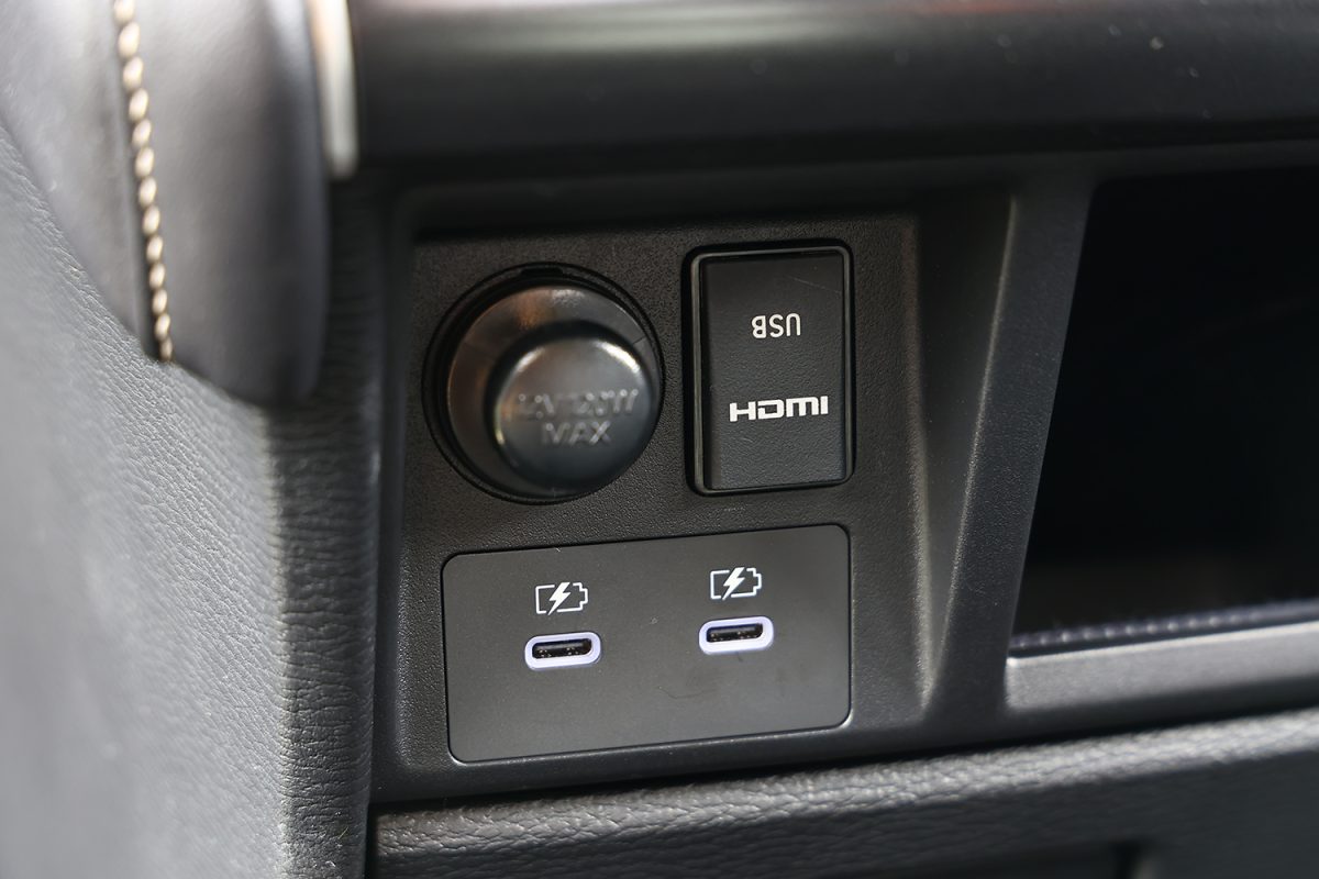 細かいながらうれしい変更が充電用USBタイプCが増設されたこと