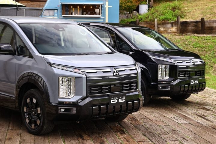 【脱・ギラギラ顔】三菱デリカD:5が“大人ブラック”に激変!唯一無二の「最強ミニバン」をプロが解説