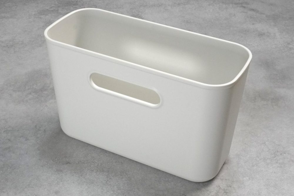 吊るしても使える 薄型収納ケース 奥行15cm ￥590