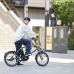 小柄＆軽量で扱いやすく、また小回りも利き、通勤やちょっとした買い物、シティライドまでスマートな移動を実現