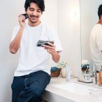 洗顔後は化粧水や美容液などを塗布して「スキンケアモード」でイオン導入