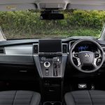 インテリアでは、8インチのカラー液晶ディスプレイメーターを新採用