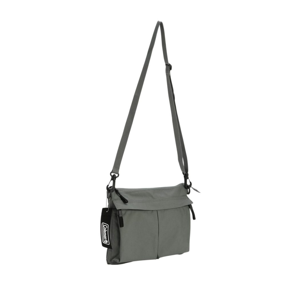 コールマン「ユニウォーカーサコッシュ」￥3,960／約31(W)×21(H)×8(D)㎝