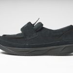 ローファーの上品さを持ちつつもスニーカーソールなので歩きやすい