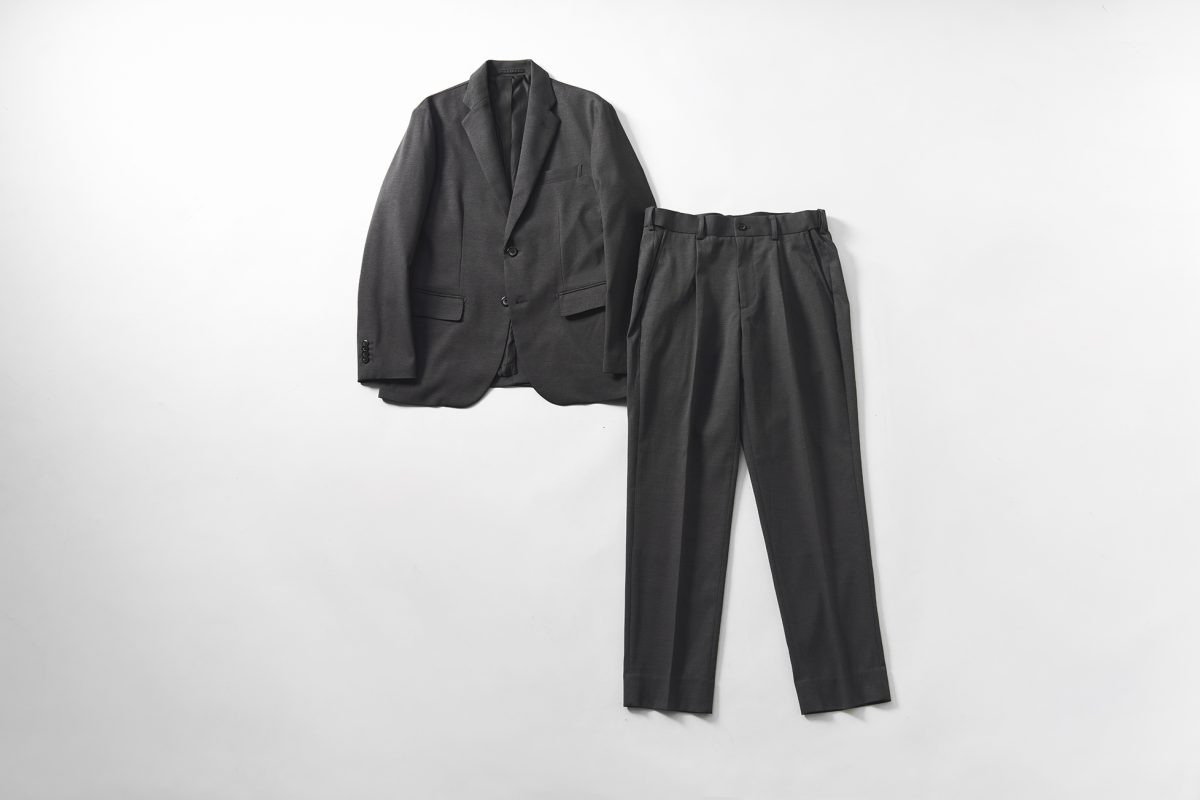 32701 ソロテックスⓇ 使用 プレミアムスーツジャケット¥3,900、32801 ソロテックスⓇ 使用 プレミアムスーツパンツ¥2,900