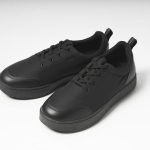 ブラックも展開しているので、ビジネス用のセットアップでもok