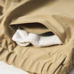 ヒップポケットも2重構造なので、思った以上にモノが入る