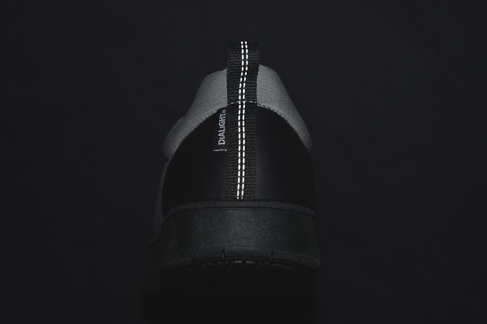 ヒールテープはリフレクター仕様