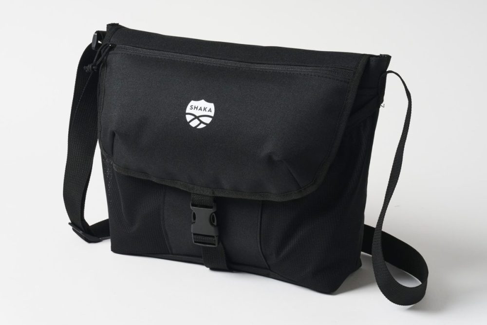 MonoMax1月号特別付録「シャカ　8ポケット付きメッセンジャーバッグ」