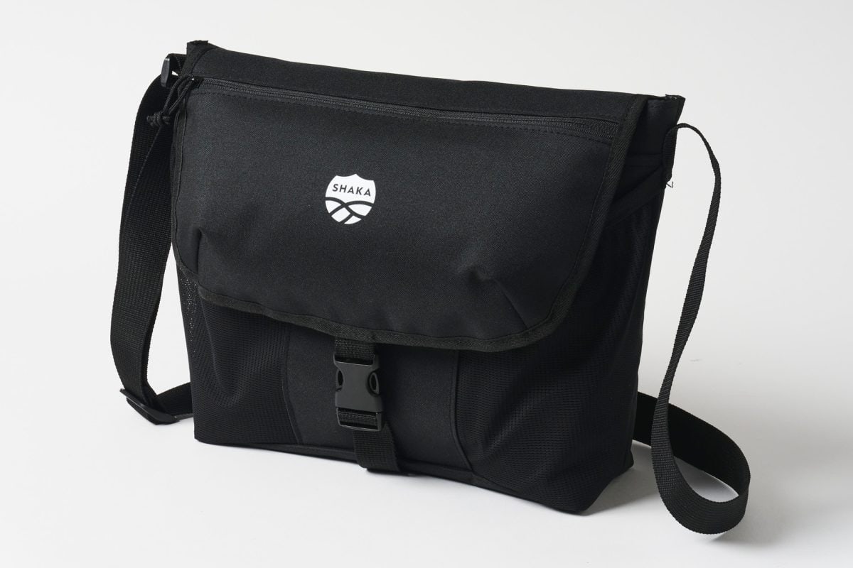 MonoMax1月号特別付録「シャカ 8ポケット付きメッセンジャーバッグ」