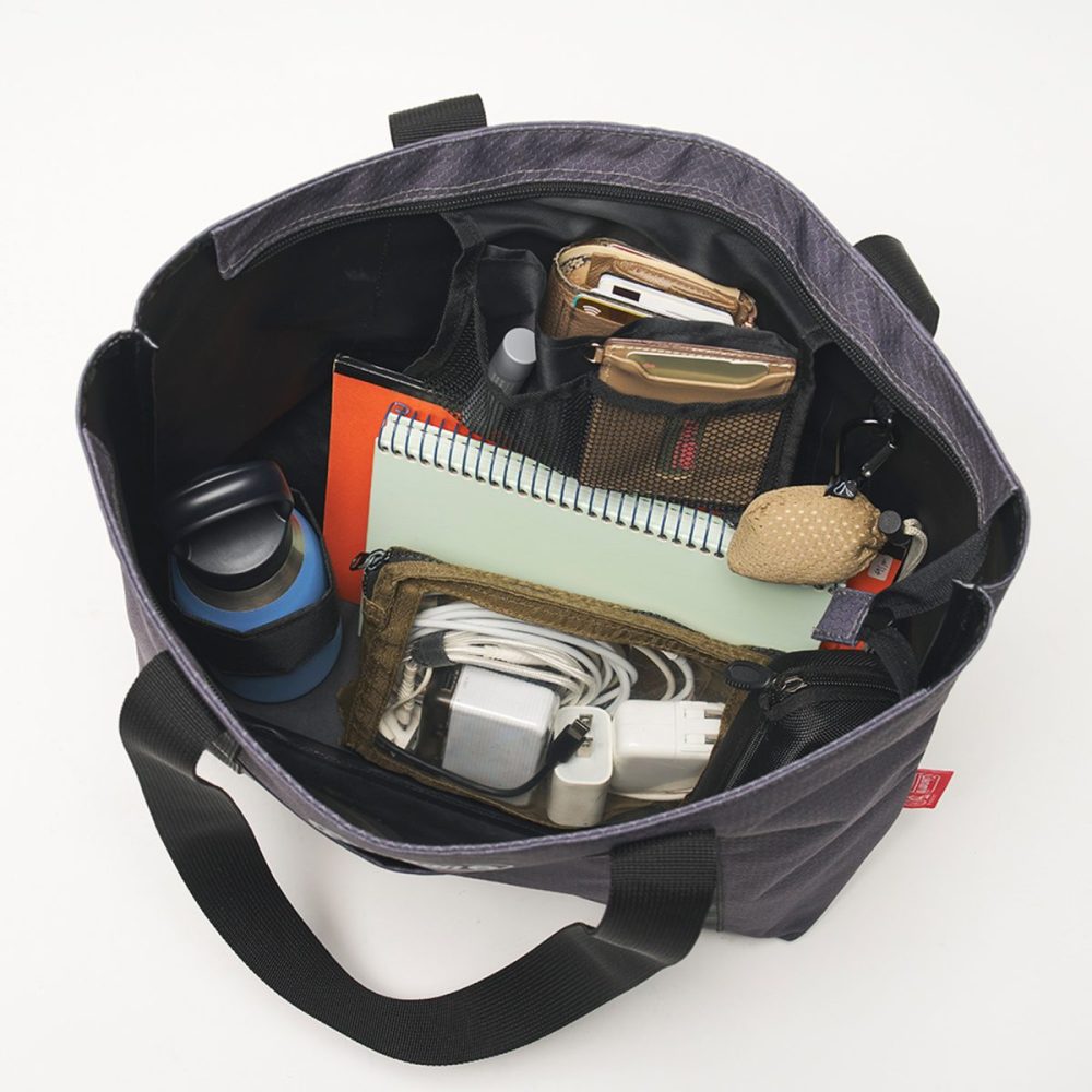 バッグ内にも数多くの仕分けポケットが