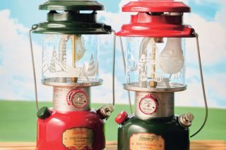 【一生モノの限定ギア】コールマンのXmasランタンが別格の進化!マントル×LEDの「2WAY」仕様が凄すぎる