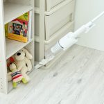 高性能モーターに常時100Wコードレス特有の「出力ムラ」や「電池劣化」に左右されず、どんな床材でも安定した吸引力を発揮