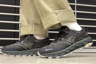 【雨の日も無敵な一足】ビブラムソールにGORE-TEX!“スペックお化け”なミズノ×マハリシ「WAVE MUJIN」をエディターが試し履き