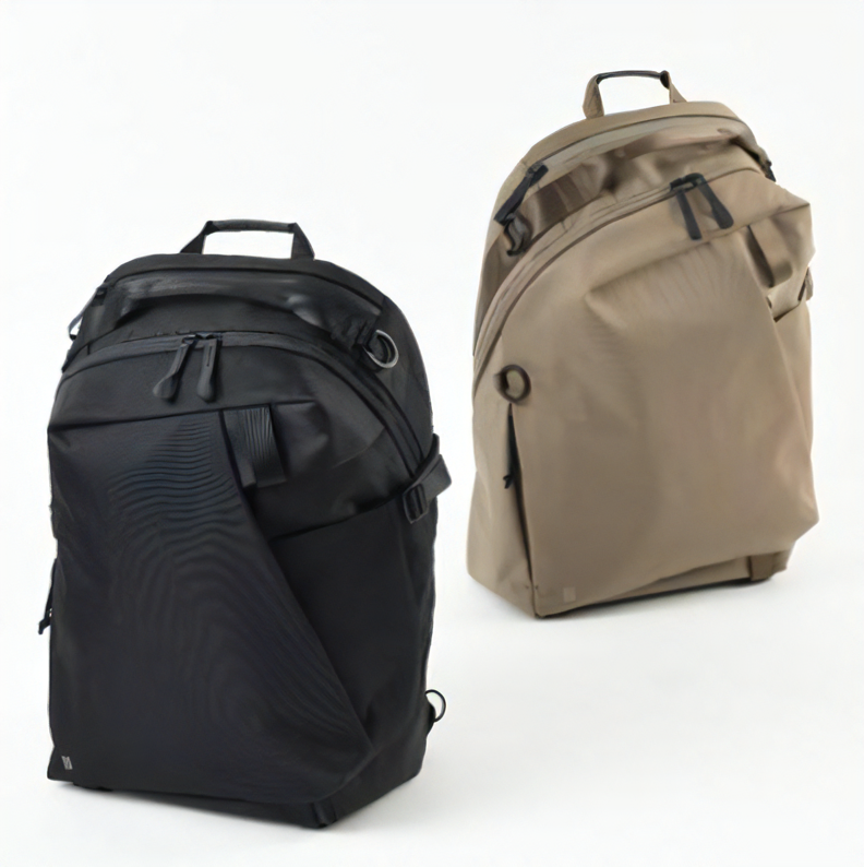 ミレスト「XTREC アシンメトリーバックパック」各￥25,300／本体W420×H490×D150㎜、メッシュパッドW270×H430×D30㎜／980ｇ／約24ℓ／2色展開