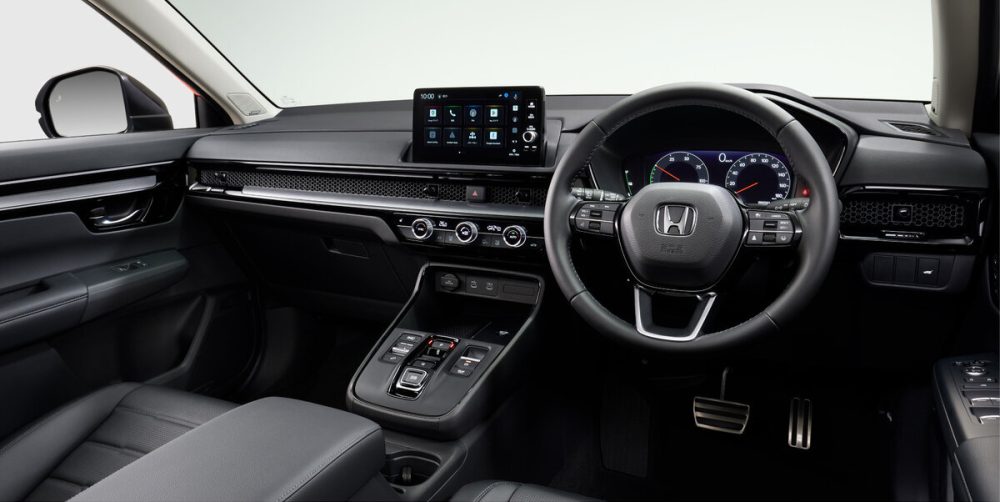 車幅感覚をつかみやすい配置や安心して運転できるアイポイント、乗り降りしやすいヒップポイントの高さなど、CR-VのDNAともいえる価値を継承