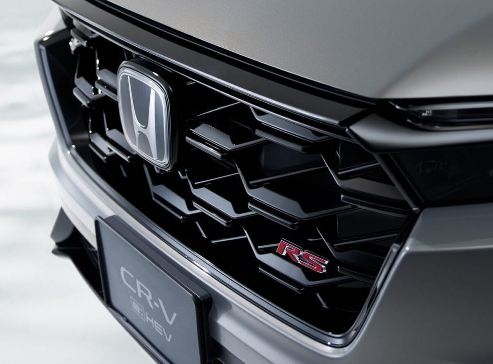 水平基調の端正な造形の中に、力強さや上質さを盛り込んでいる