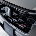 水平基調の端正な造形の中に、力強さや上質さを盛り込んでいる