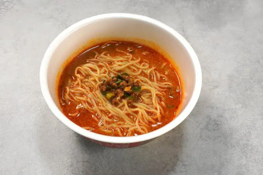 第2位　「このカップ麺、ガチでうますぎる」秋に突如登場した“変化球カップ麺”ベスト3杯【1位は売り切れ必至！ミスドで人気の四川担々麺】