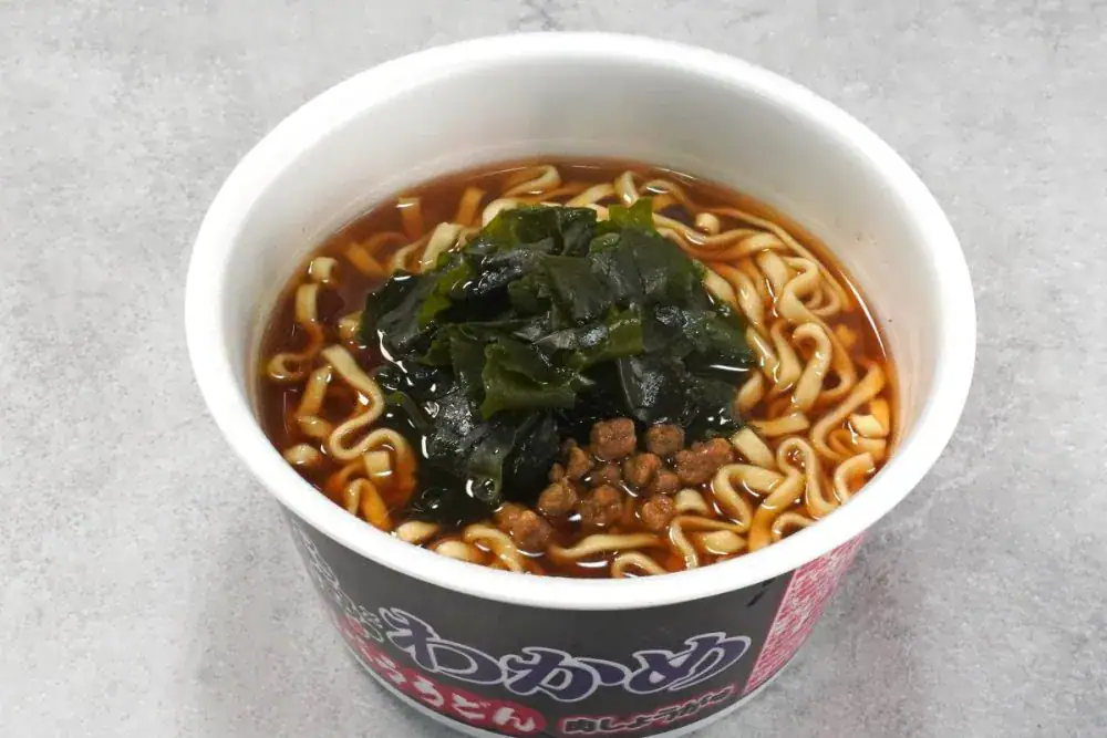 第3位　「このカップ麺、マジでうまかった」ご当地テレビ番組とコラボした“わかめラーメンの新境地”2品を食べ比べ【1位は完成度がすごい！わかめうどん】