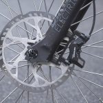 余裕のある制動力を備える油圧ディスクブレーキ