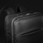 撥水性と上品な光沢を生むシレ加工を施している