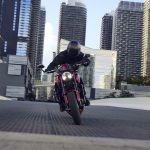 トライアンフならではの3気筒サウンドが響き渡り、ライダーの走る気持ちを盛り上げてくれる