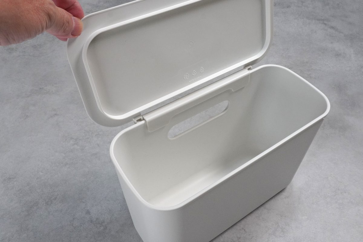 吊るしても使える 薄型収納ケース 奥行15cm
￥590
吊るしても使える 薄型収納ケース用フタ 奥行15cm
￥390
