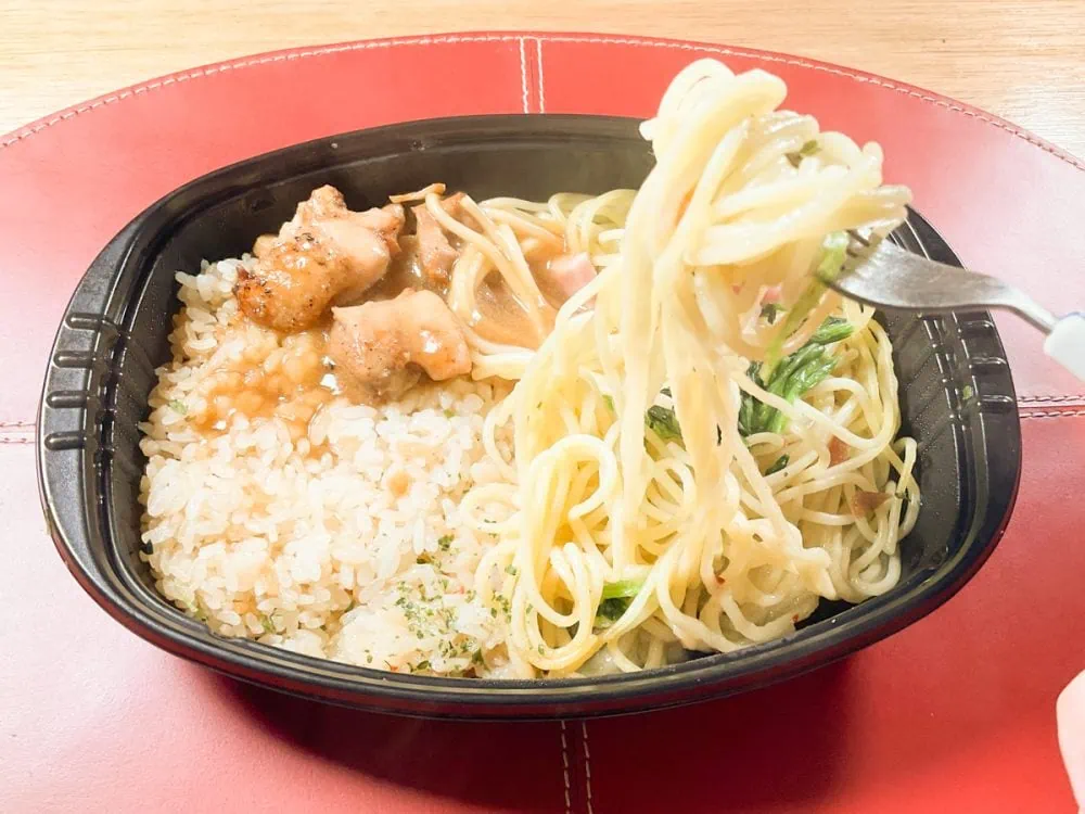 第2位　「わんぱくすぎるイオンのトップバリュ商品」パスタとライスが一皿になった冷凍食品がカフェ飯レベルでウマい!? “腹ペコさん歓喜のガッツリ冷食”を正直レポート