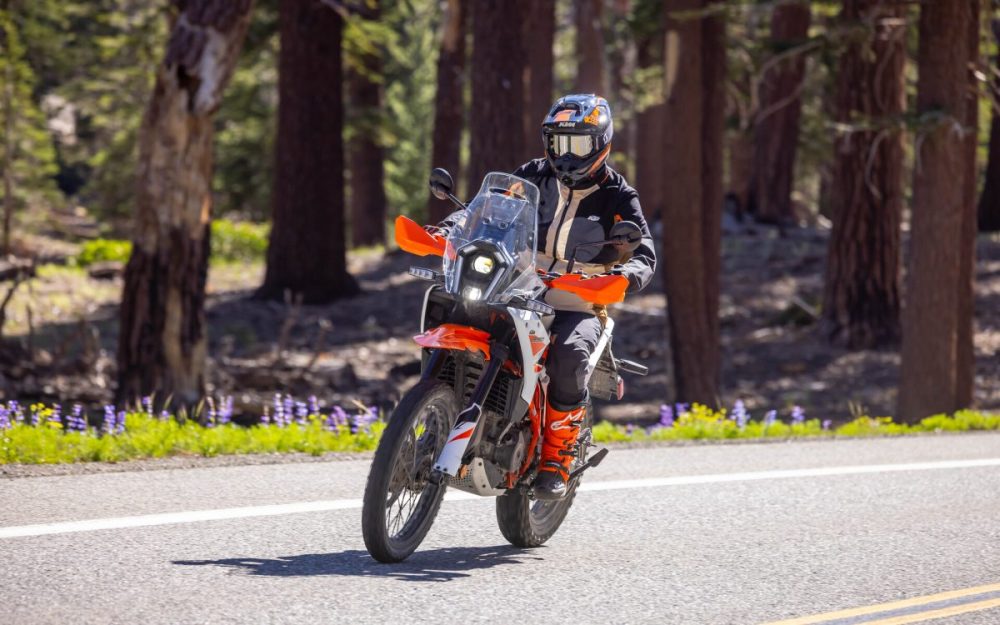 ロングライドを快適にサポートしてくれるクルーズコントロールシステムも搭載