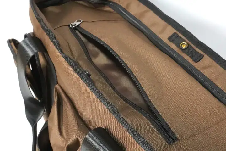 ワークマン“収納力が異常”な2900円トートが神すぎる、無印良品「変幻自在」の絶妙巾着…ほか【バッグの人気記事ランキングベスト3】(2025年11月版)