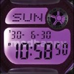 LEDバックライトを点灯させると、LCDディスプレイ上にMadhappyロゴのシルエットが浮かび上がる特別仕様