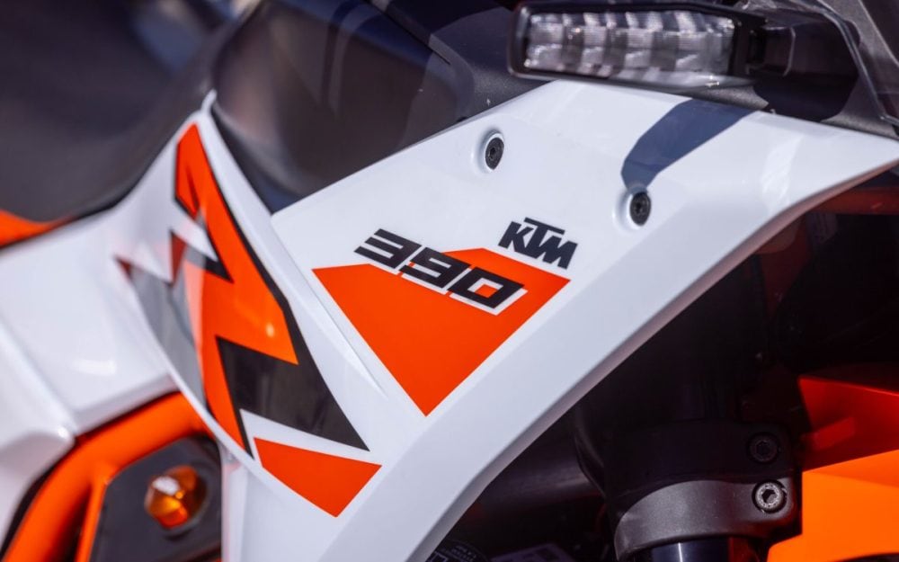 オフロードの世界では揺るぎない評価を得ているKTMが送り出すライトなアドベンチャーモデル