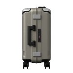 海外旅行でも施錠したままで保安検査が受けられるTSロックも採用