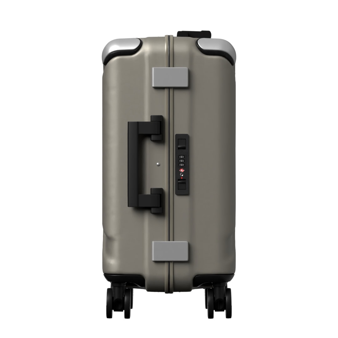 海外旅行でも施錠したままで保安検査が受けられるTSロックも採用