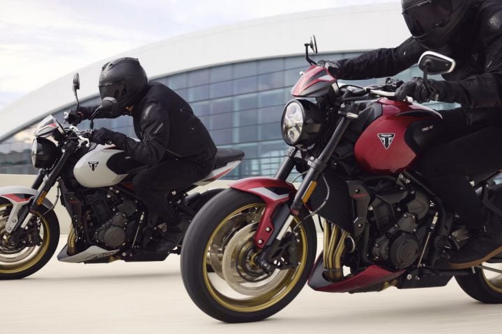 【3気筒の鼓動に酔いしれる】トライアンフの新型バイク「トライデント800」は120万円台で走りも装備も反則級
