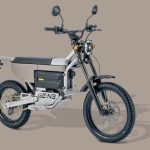 柔らかな印象を持ち、アウトドアでは自然と調和し、街では落ち着いた雰囲気を醸し出してくれるフォーンカラー