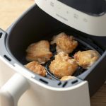 冷凍食品をそのまま投入して調理できるレシピを採用