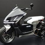 昨年、欧州のショーで発表されたスクータータイプのEVモデル「EVアーバン」