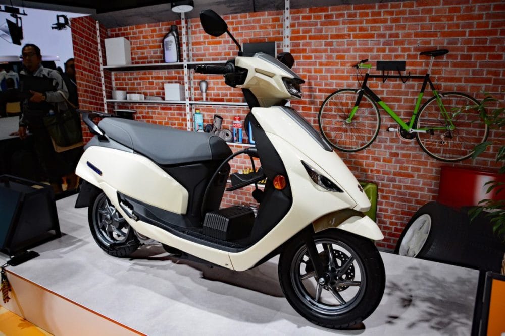 スズキのパーソナルEVモデル「e-Address」