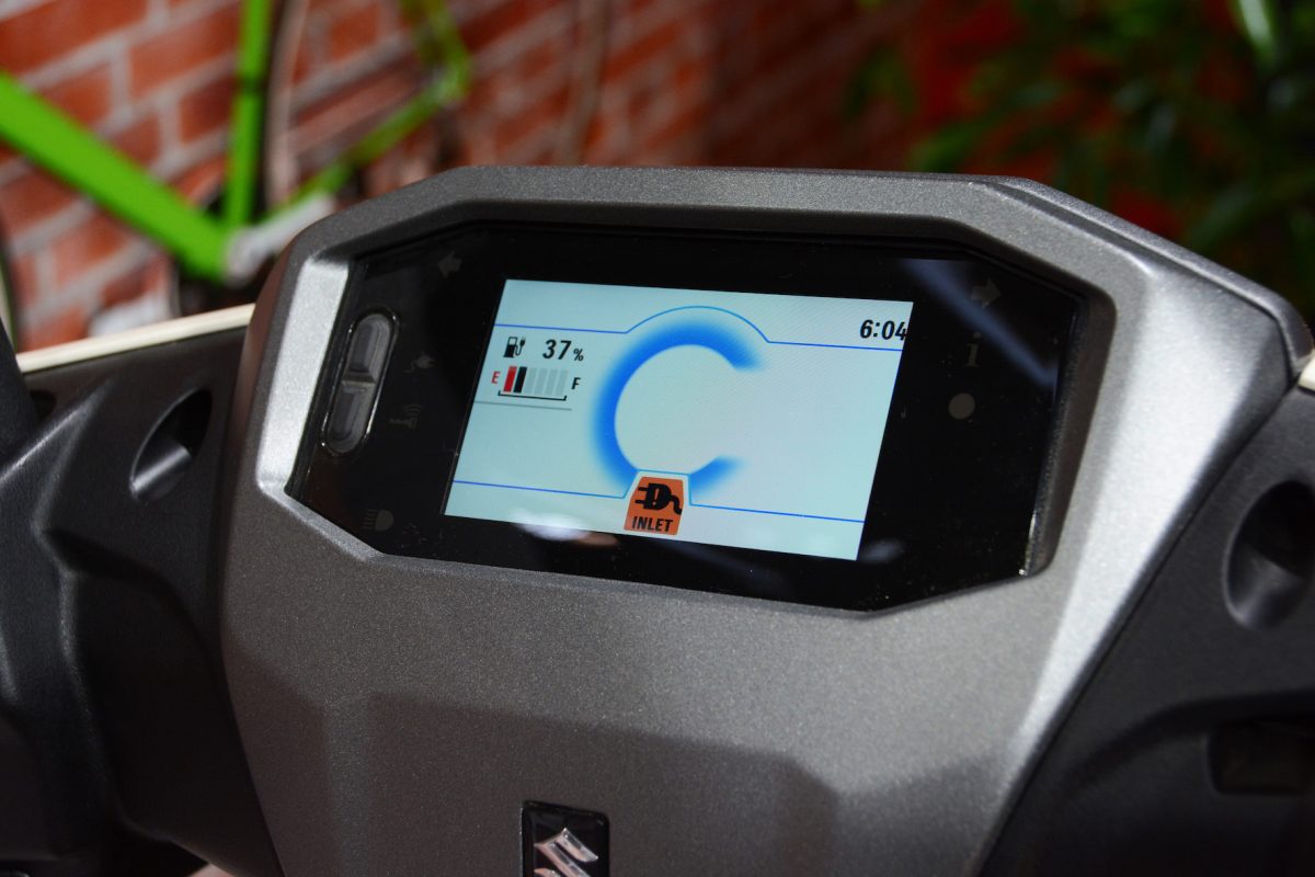 「e-Address」の近未来を感じさせるディスプレイ