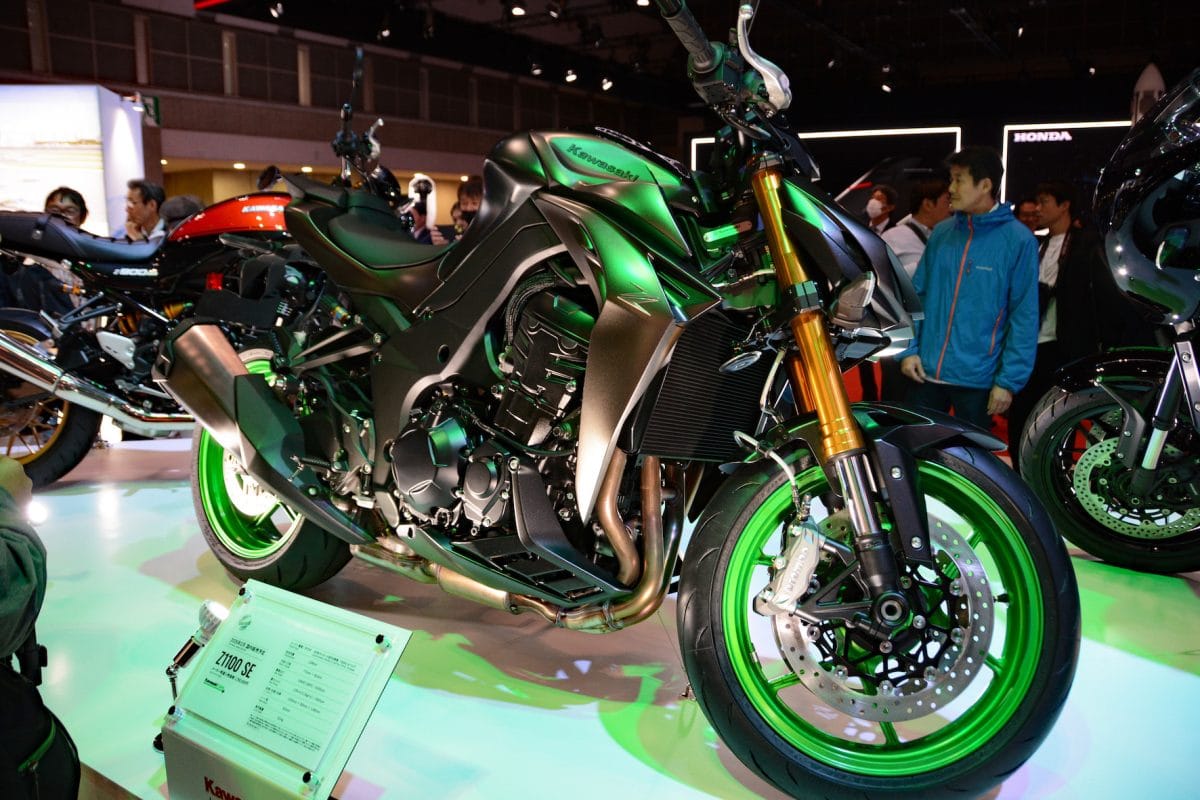 【国産二輪の本気を体感】進化したカワサキ「Z900RS」とスズキの新型「GSX-8T」が欲しすぎる！&ldquo;JMS2025&rdquo;で未来と伝統が融合した最新バイクを徹底レポ