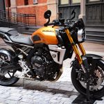 ヨーロッパではすでに発売されているネオレトロスタイルのストリートバイク「GSX-8T」と「GSX-8TT」